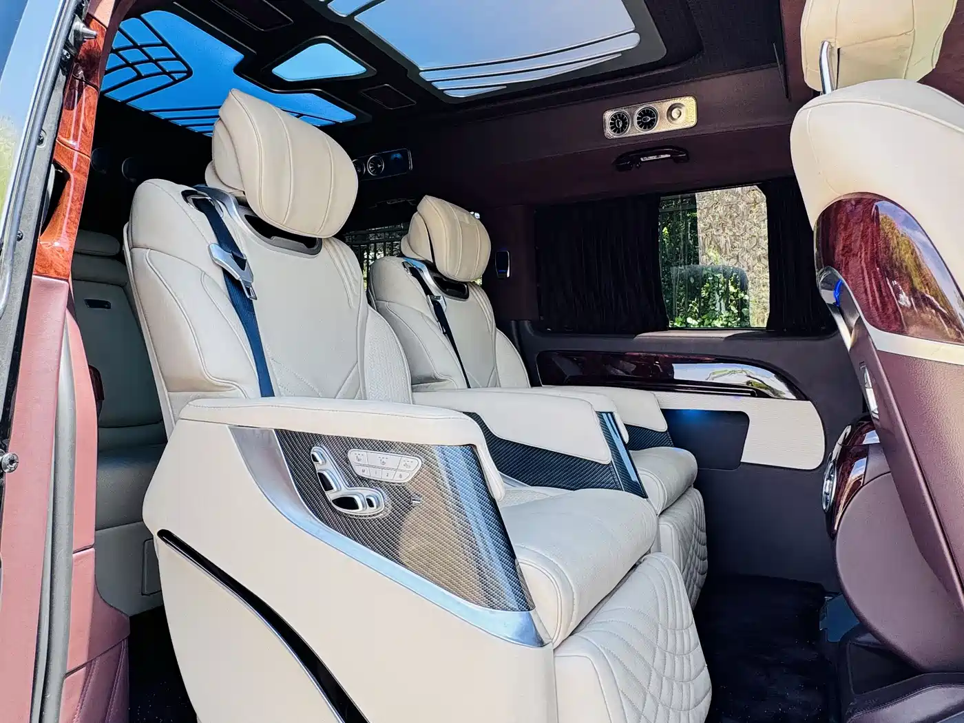Mercedes-Benz Vito 2023 2.0T Elite 7-Seater фото 15