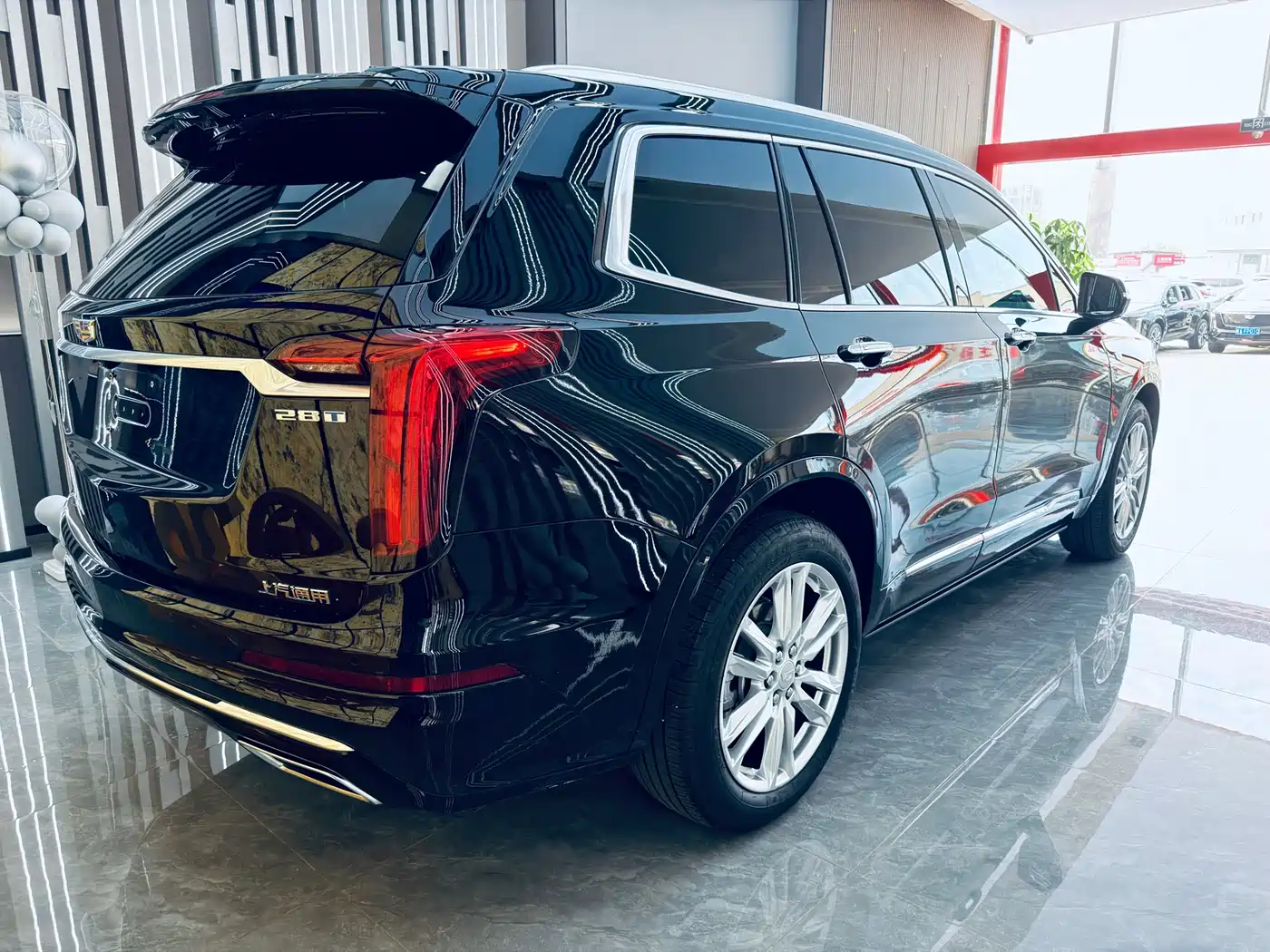 Фото 19 - Cadillac XT6