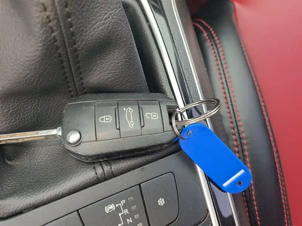 Peugeot 408 2014 1.8L Automatic Luxury Edition фото 9