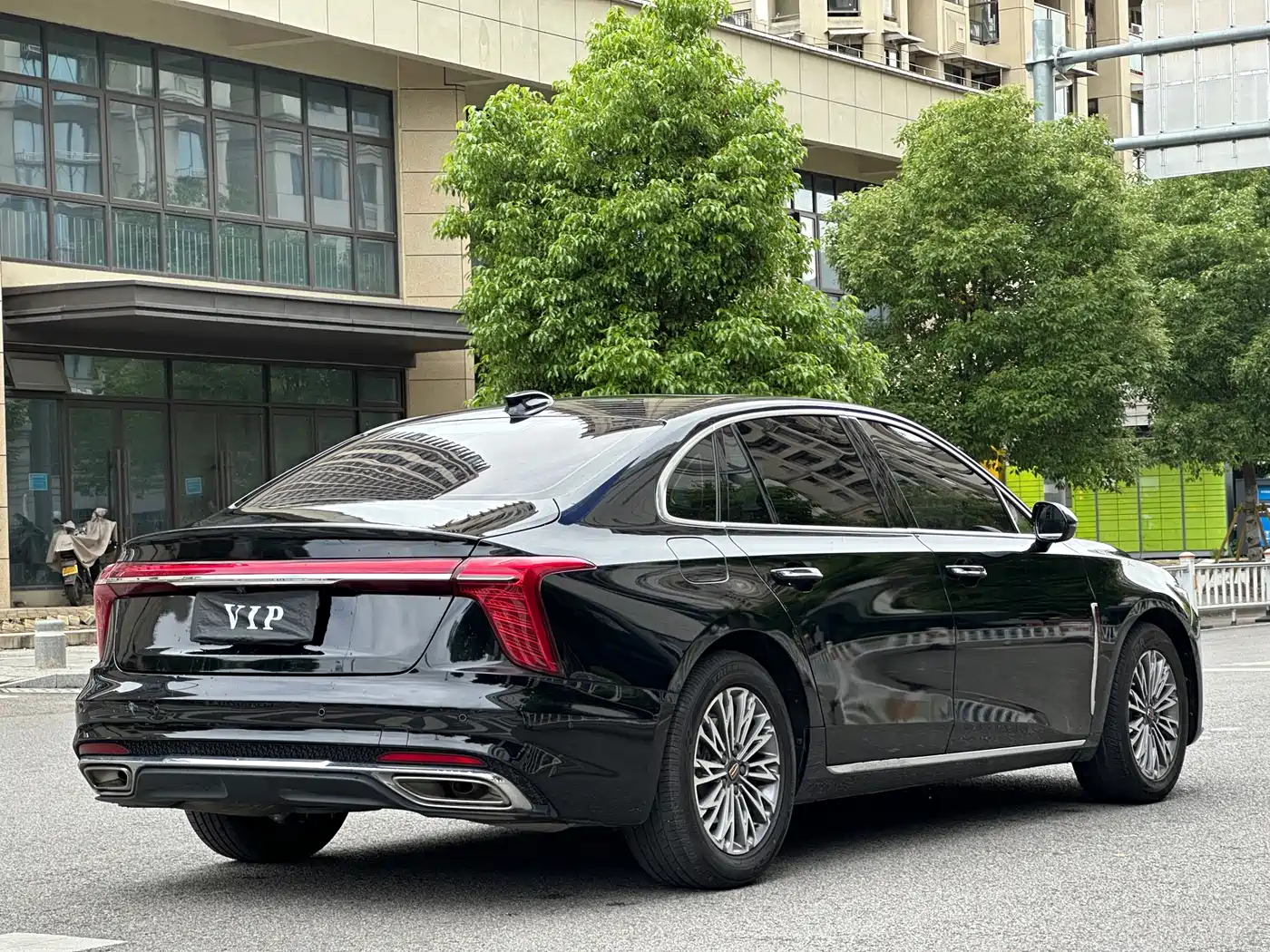 Hongqi H5 2024 1.5T DCT Smart Connect Flag Rhythm Edition фото 19