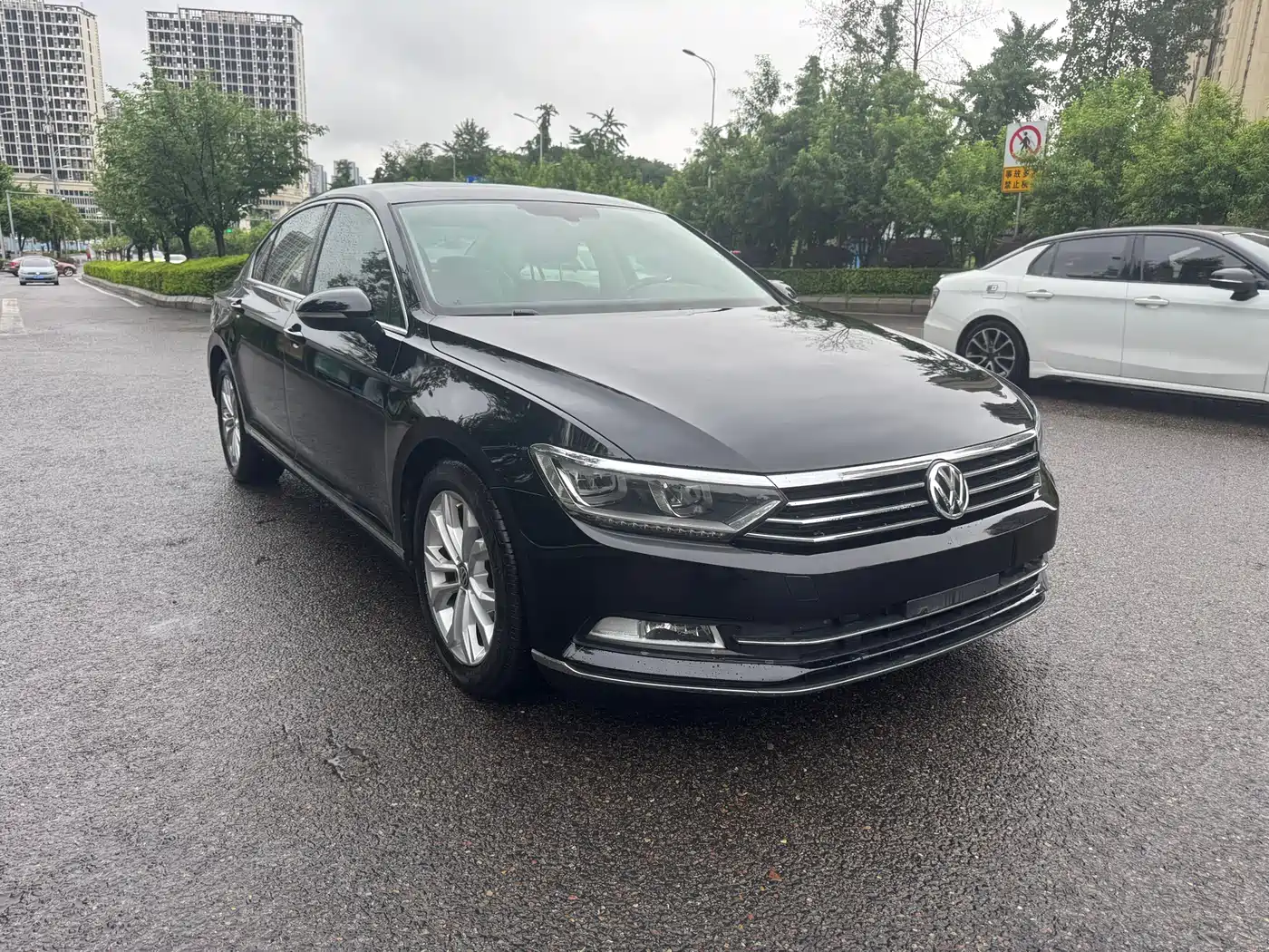 Volkswagen Magotan 2017 330TSI DSG Luxury фото 3