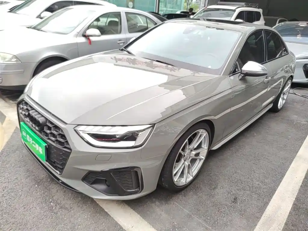 AUDI S4