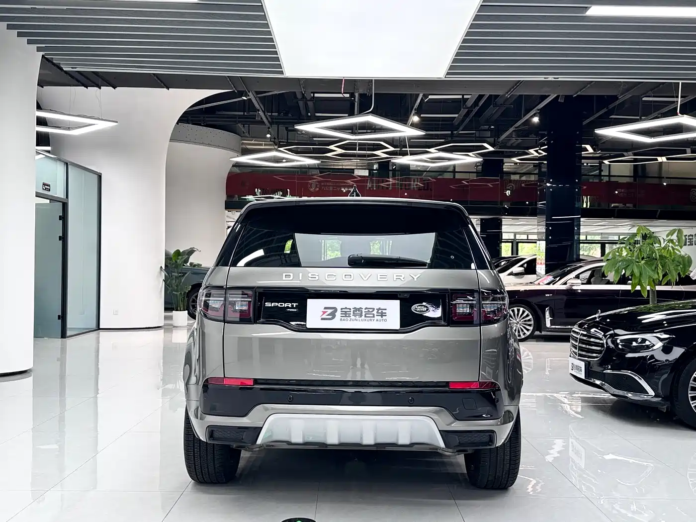 Land Rover Discovery Sport 2022 Model Facelift 249PS R-Dynamic S Performance Edition 5-seater фото 20