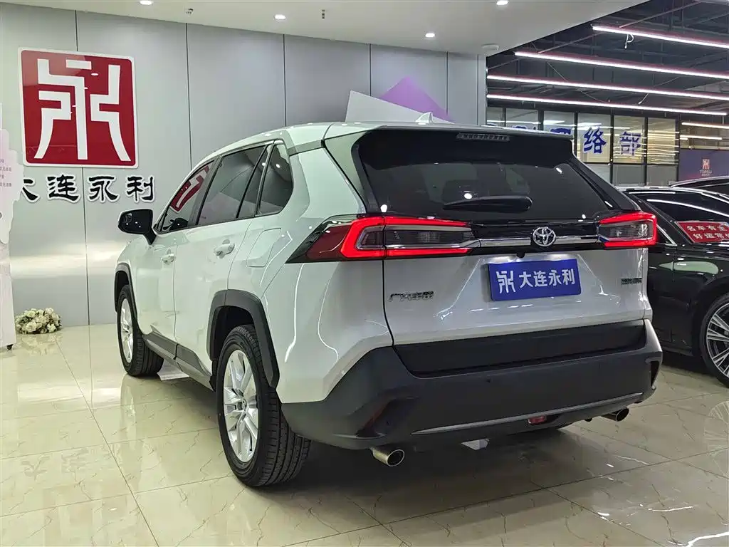 Toyota Wildlander 2022 2.0L CVT FWD Leading Edition фото 4