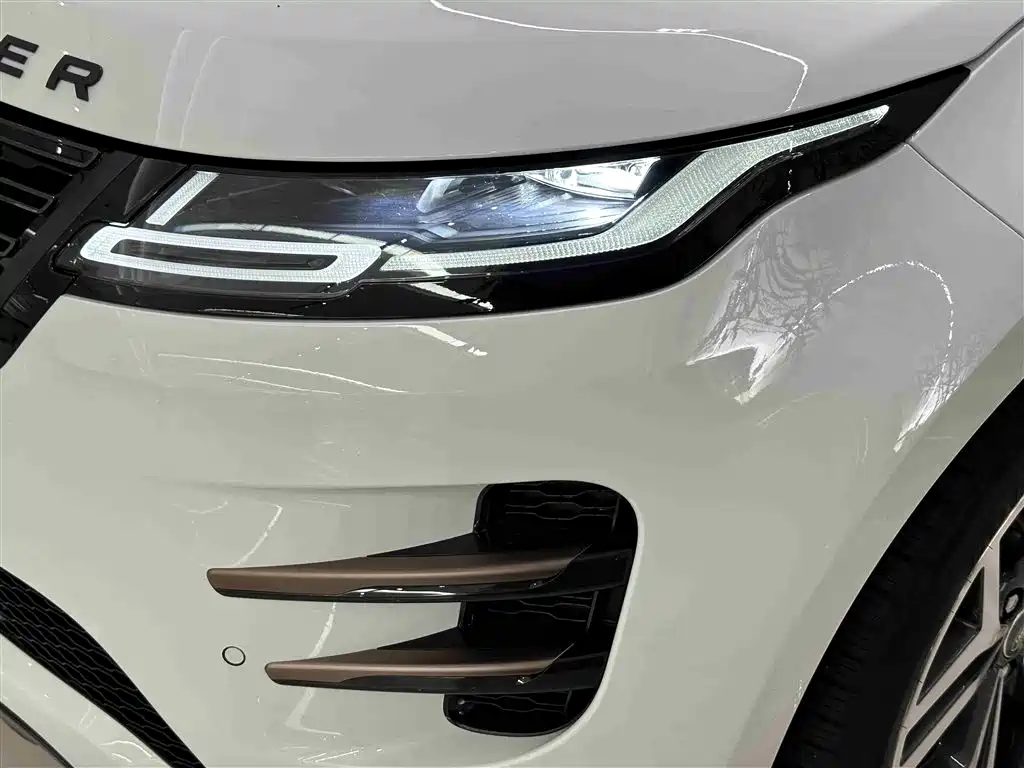 Land Rover Range Rover Evoque 2026 Range Rover Evoque L SE фото 4