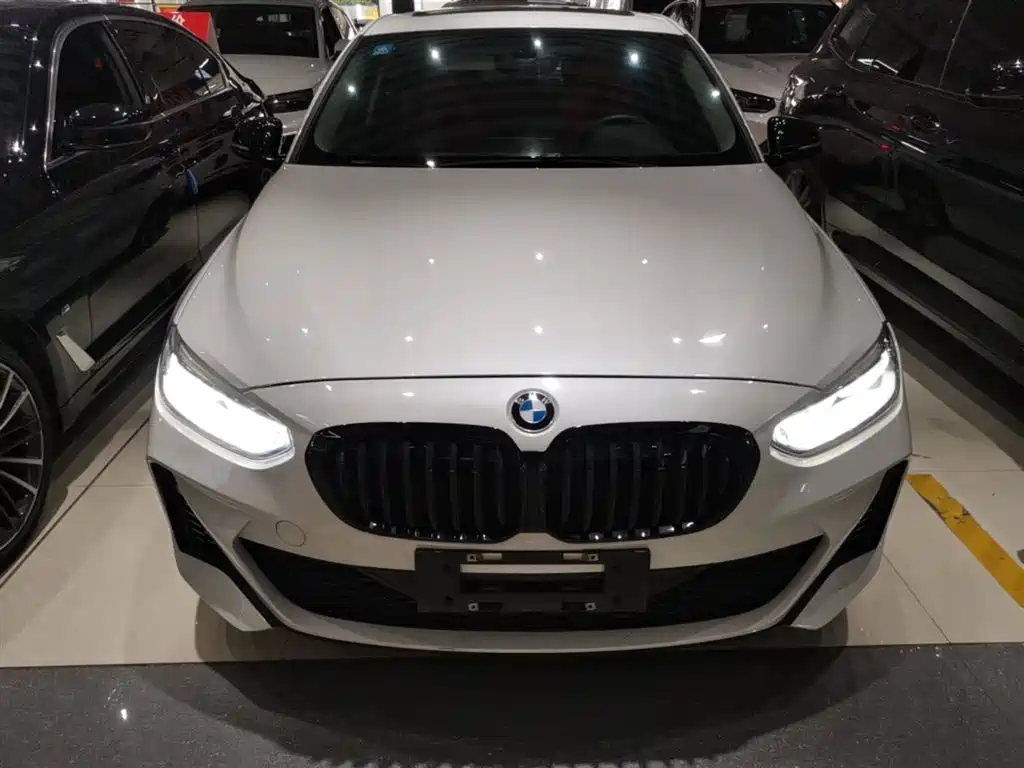 BMW 1 Series 2021 125i M Sport Black Night Edition фото 3