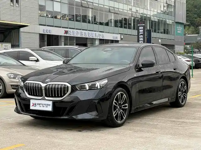 BMW 5 SERIES