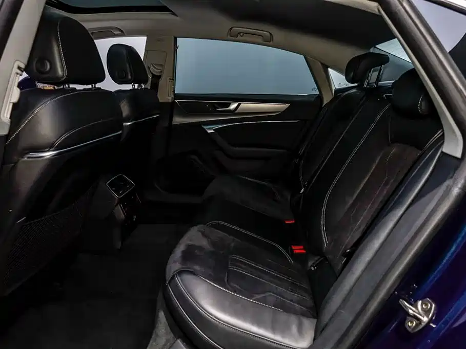 Audi A7L 2024 45TFSI S-line Dream Edition Crystal Package фото 10