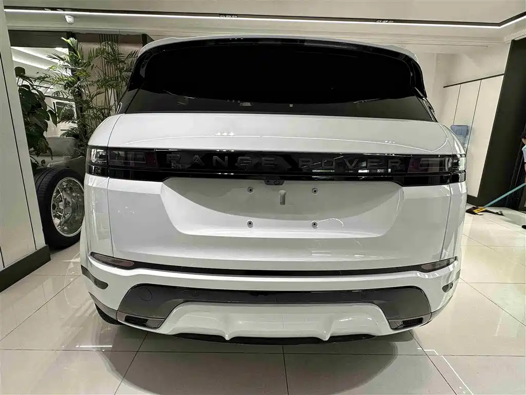 Land Rover Range Rover Evoque 2026 Range Rover Evoque L SE фото 19