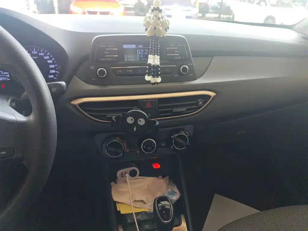 Hyundai Elantra 2018 1.6L Automatic Pleasing Edition GL China VI фото 13