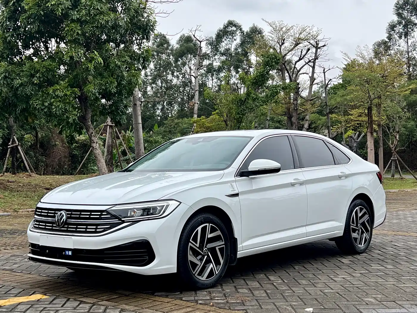 Volkswagen Sagitar 2023 300TSI DSG Surpassing Edition