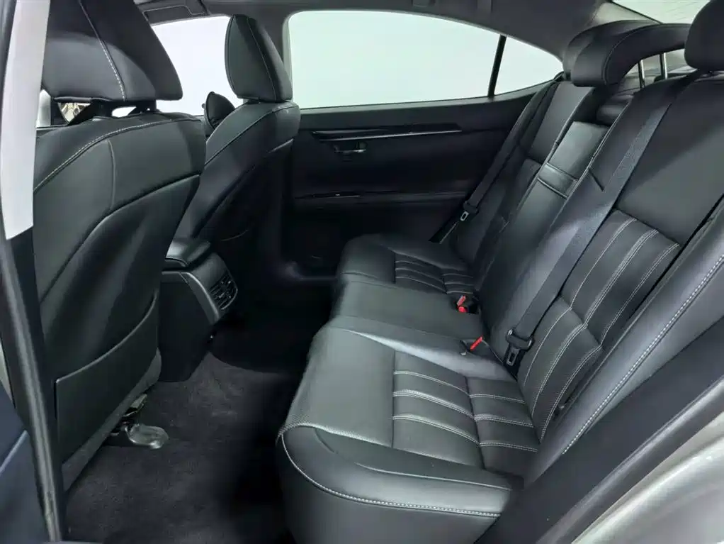 Lexus ES 2015 200 Elite Edition фото 8