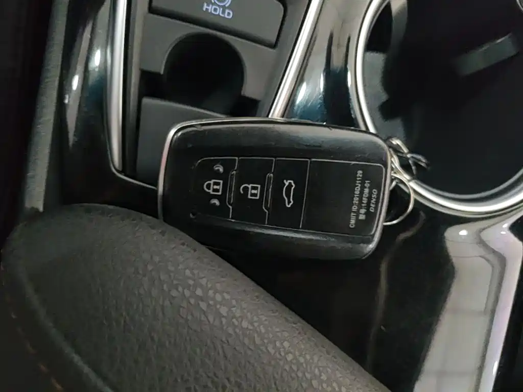 Toyota Camry 2018 2.0S Sport Edition фото 9