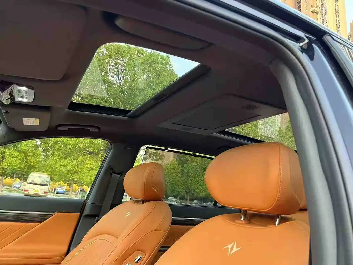 Dongfeng Yipai eπ008 2024 636Max Pure Electric 6-Seater фото 8