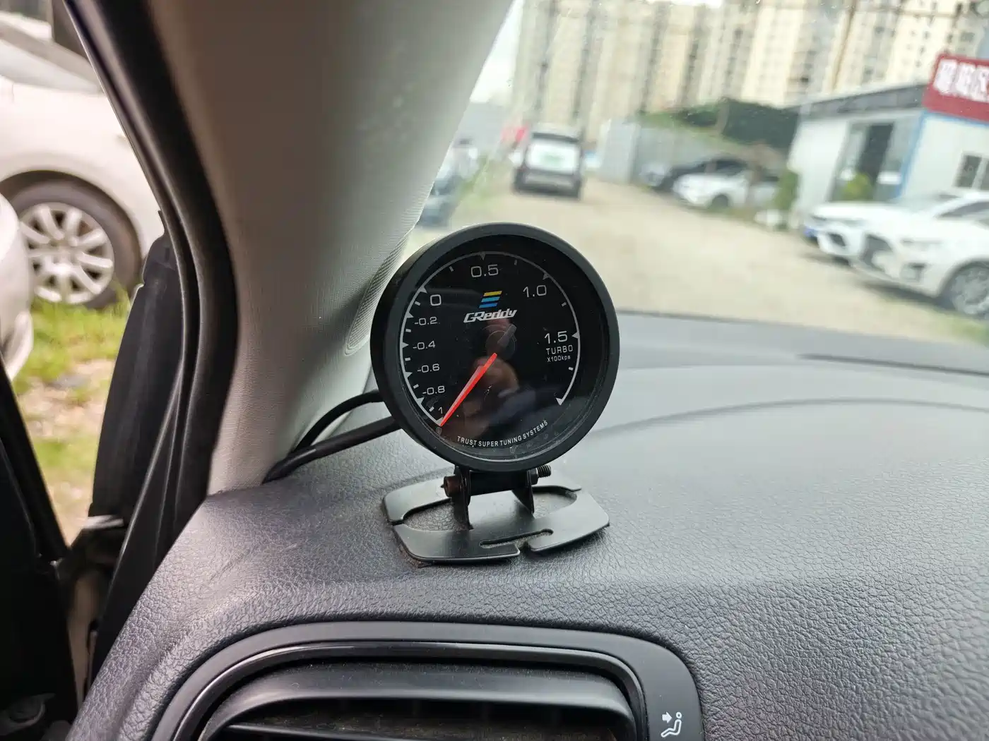 Volkswagen Polo 2013 1.4L Manual Trend Edition фото 7