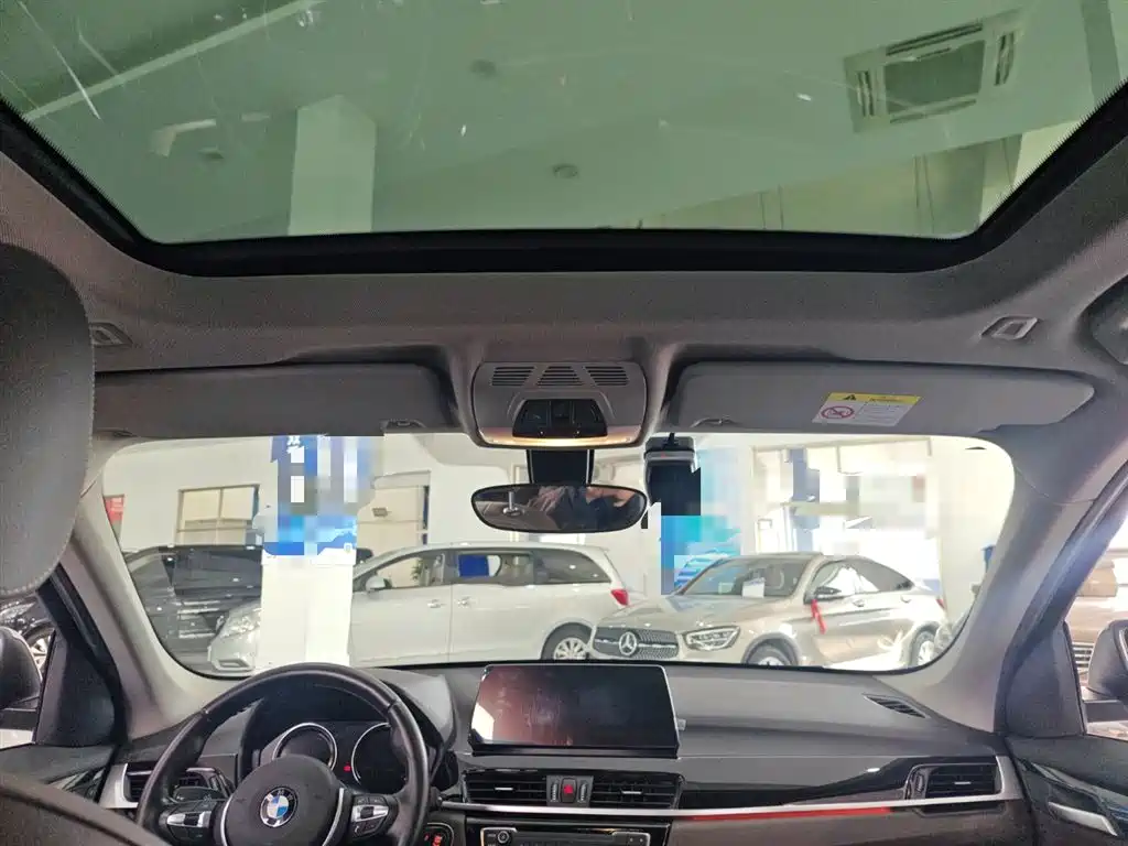 BMW X1 2022 sDrive25Li Leading фото 25