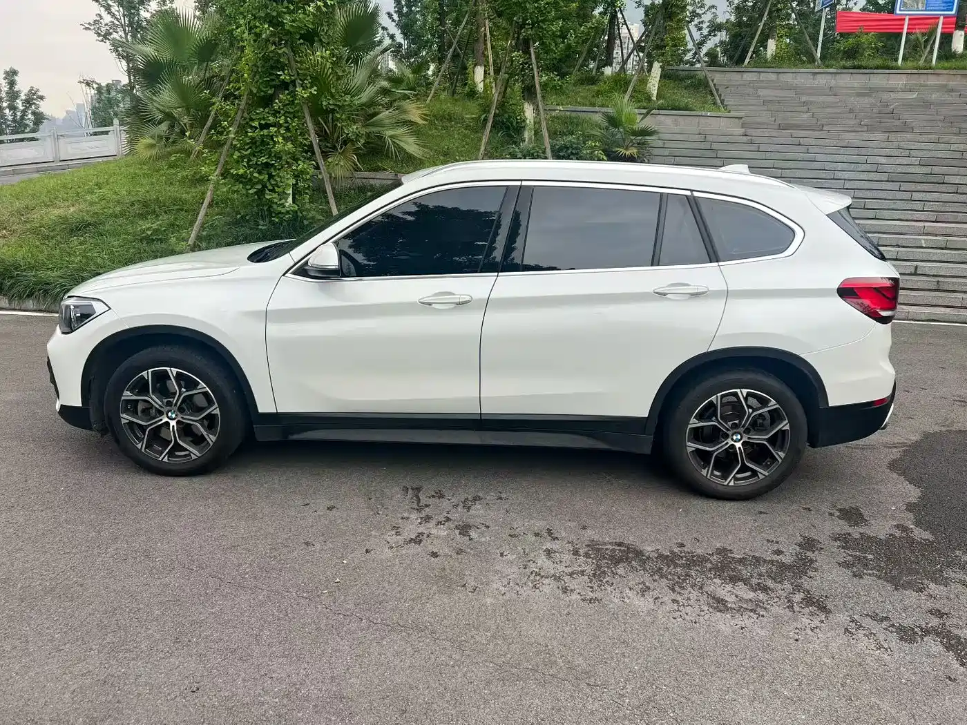 BMW X1 2021 sDrive25Li Leading фото 3