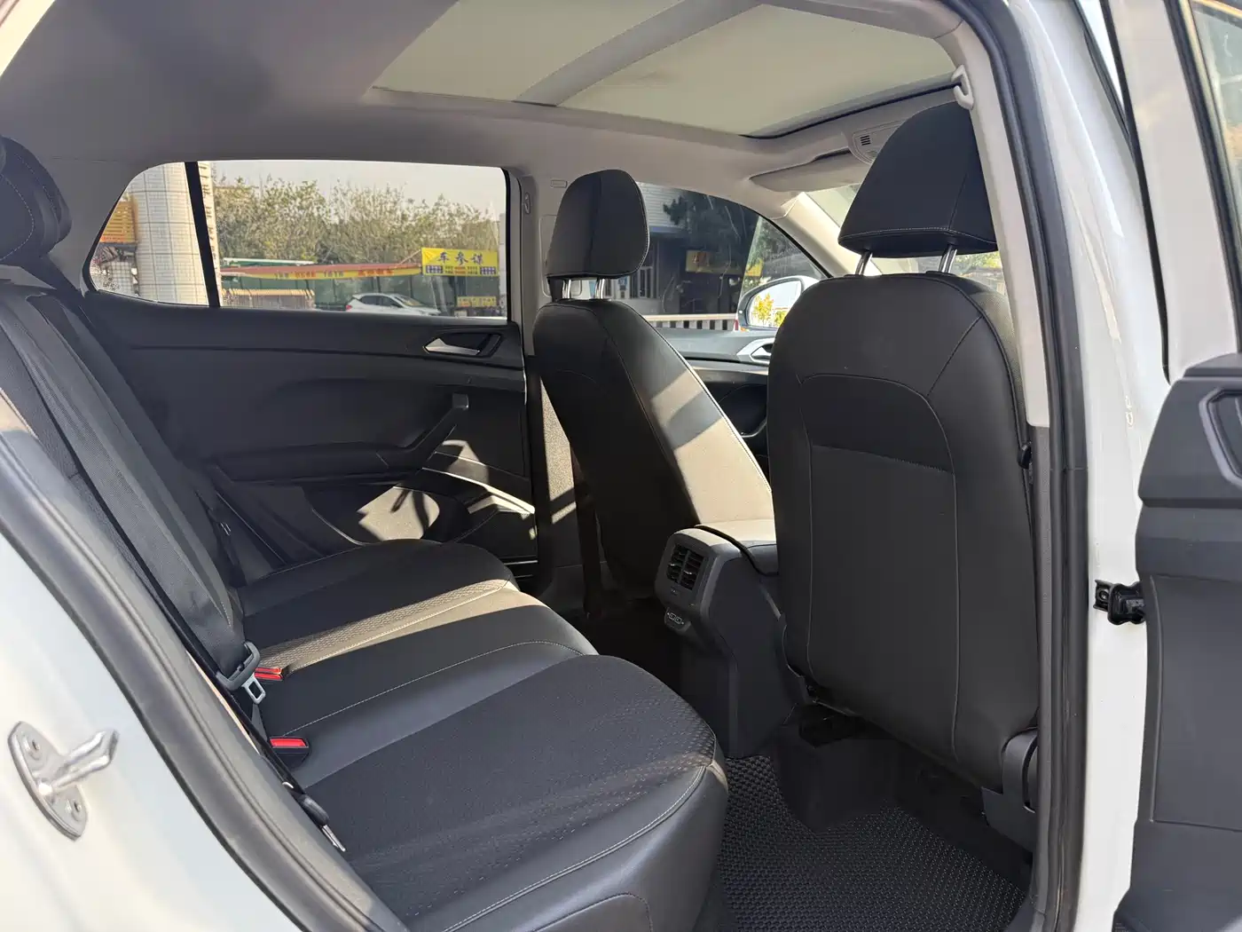 Volkswagen Tanying 2021 1.5L Automatic Smart Connect Edition фото 8