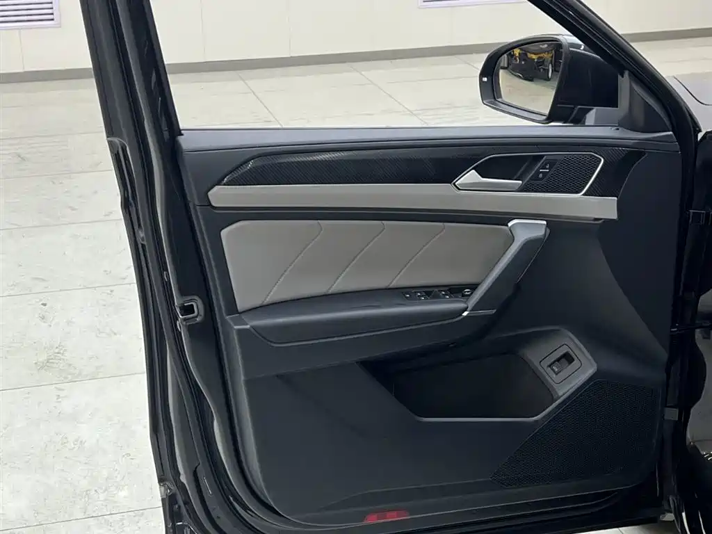 Volkswagen Tayron 2023 280TSI 2WD Luxury Plus Advanced Edition фото 13
