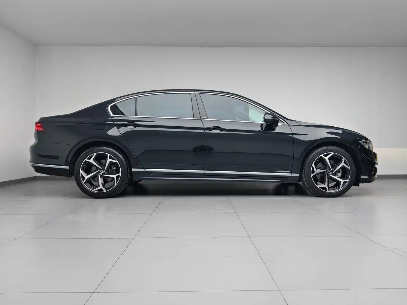 Volkswagen Magotan 2025 2025 Popular Edition 330TSI DSG Luxury