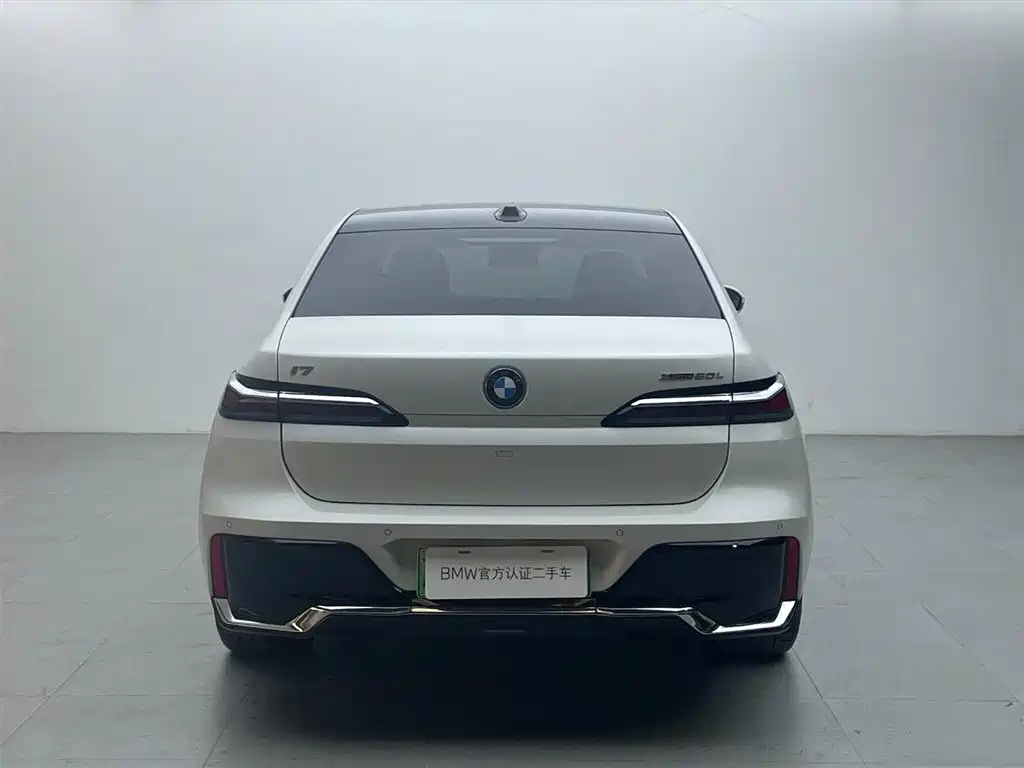 Фото 5 - BMW i7