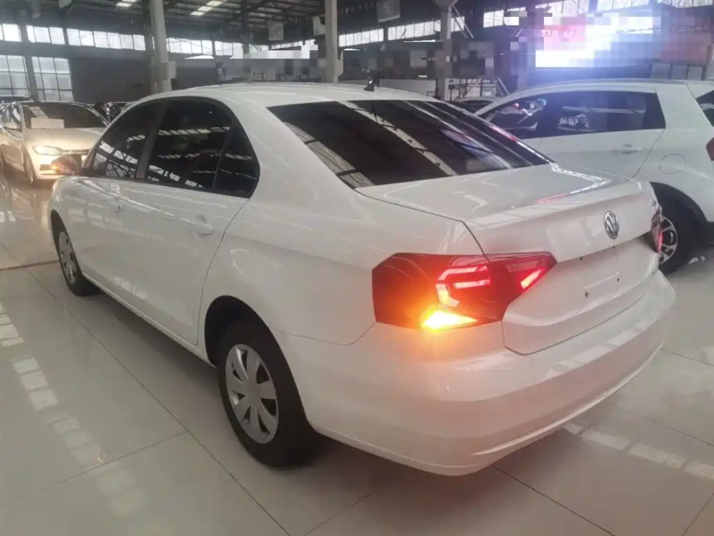 Volkswagen Jetta 2017 1.5L Manual Fashion фото 5