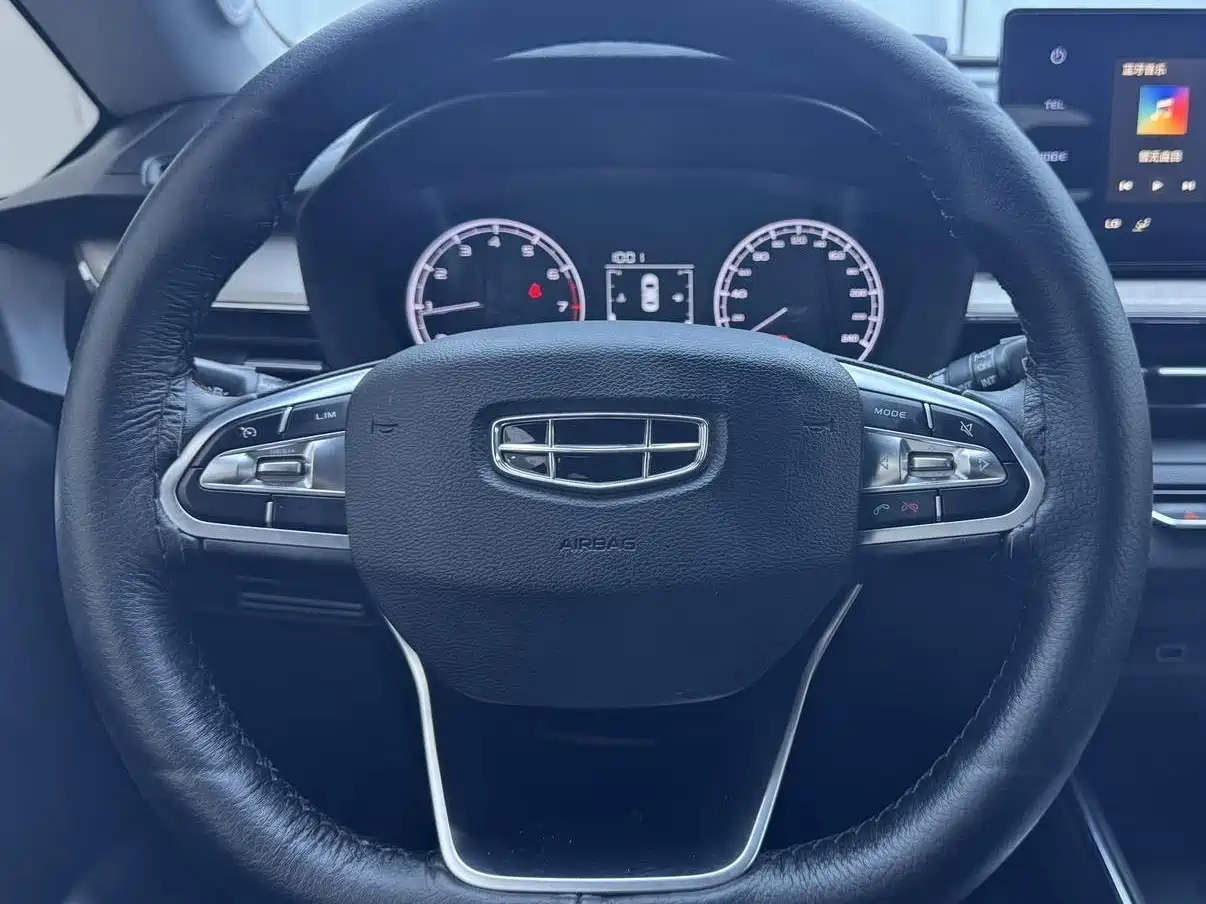 Photo 11 - Geely Vision X3