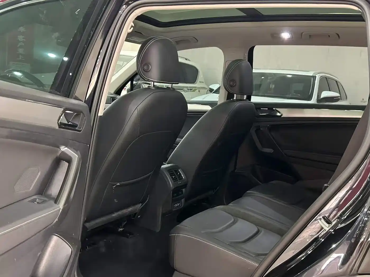 Volkswagen Tiguan L 2019 330TSI Automatic 2WD Smart Luxury Edition China VI фото 6