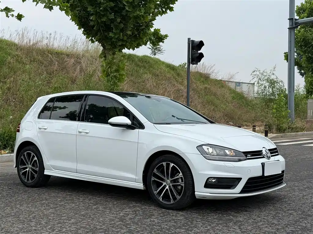 Volkswagen Golf 2015 1.4TSI Automatic R-Line фото 3