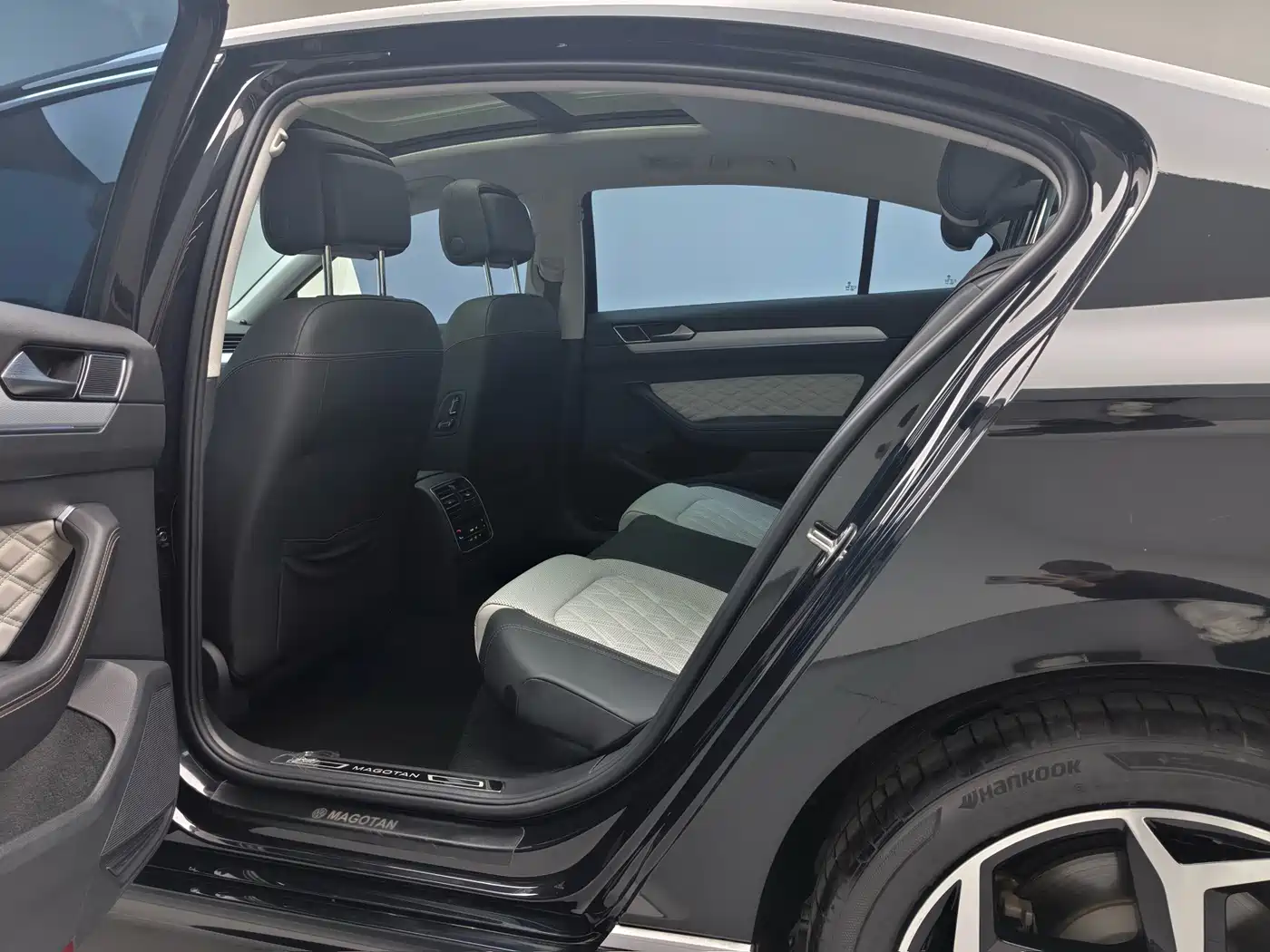 Volkswagen Magotan 2025 2025 Popular Edition 330TSI DSG Luxury