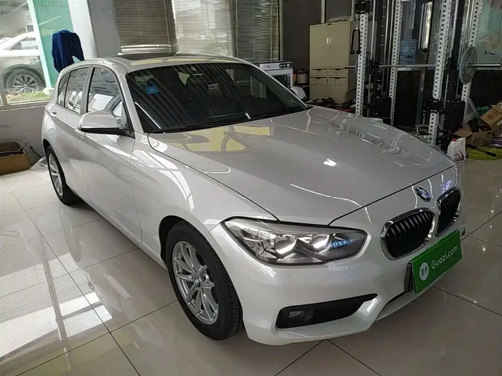 BMW 1 Series (Import) 2016 118i Leading фото 4