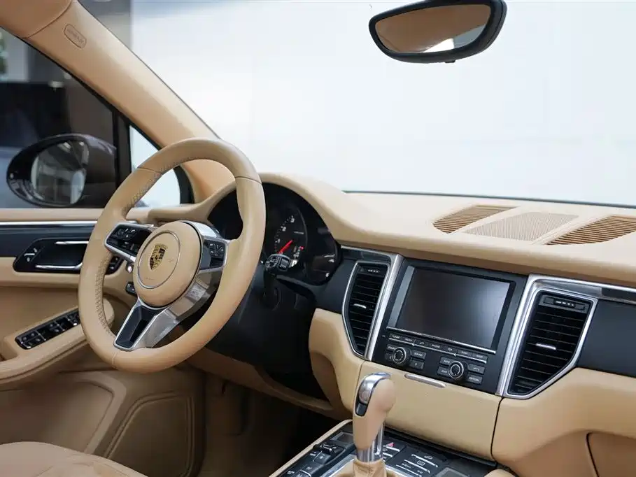 Porsche Macan 2016 Macan 2.0T фото 8
