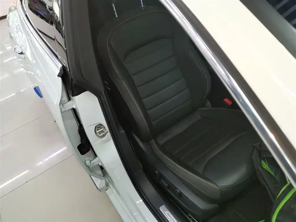 VOLKSWAGEN FAW-CC