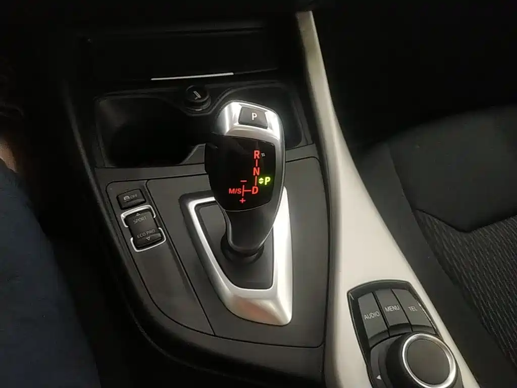 BMW 1 Series (Import) 2016 118i Leading фото 14