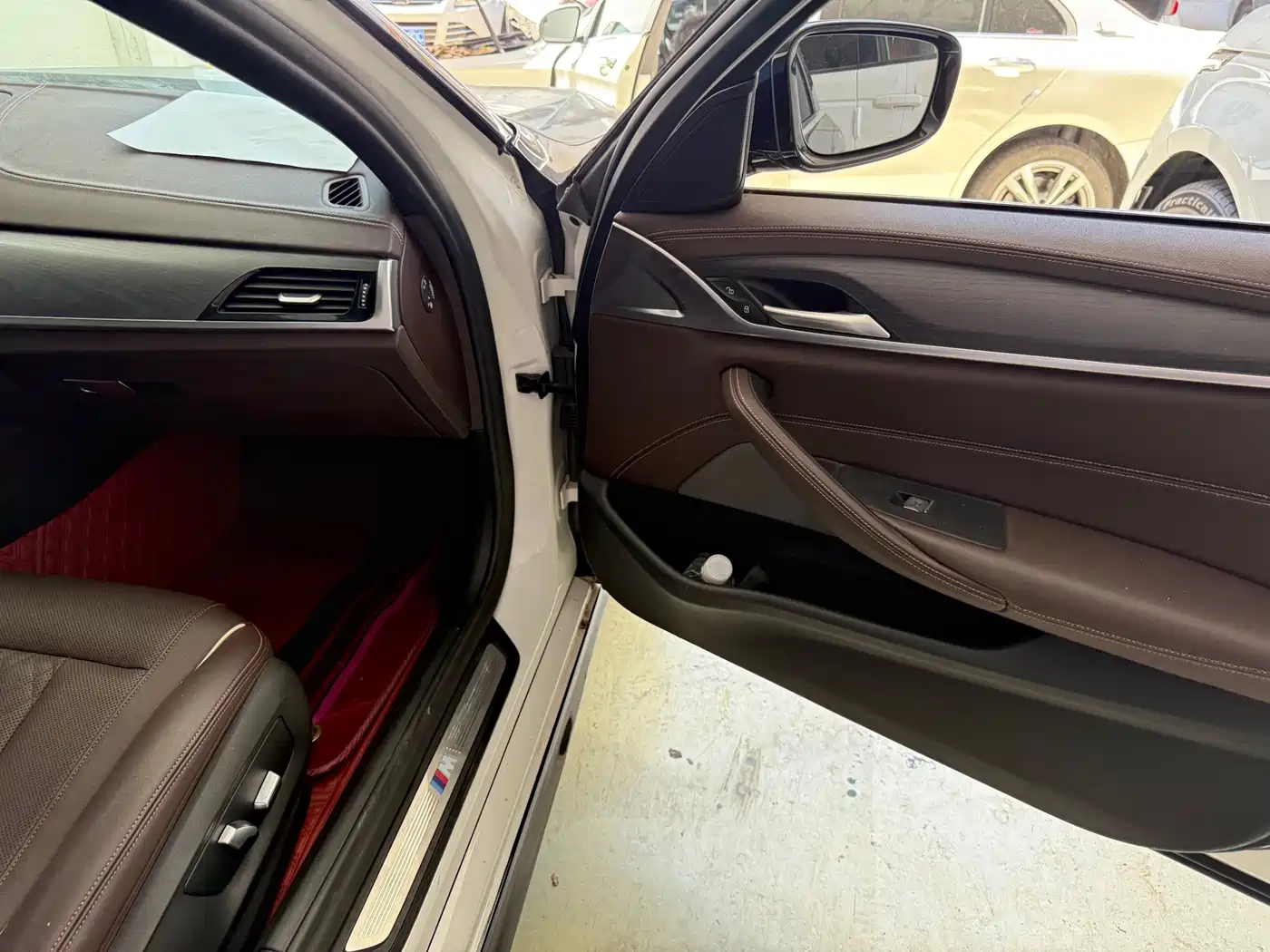 BMW 5 Series 2022 530Li Leading M Sport Package фото 11