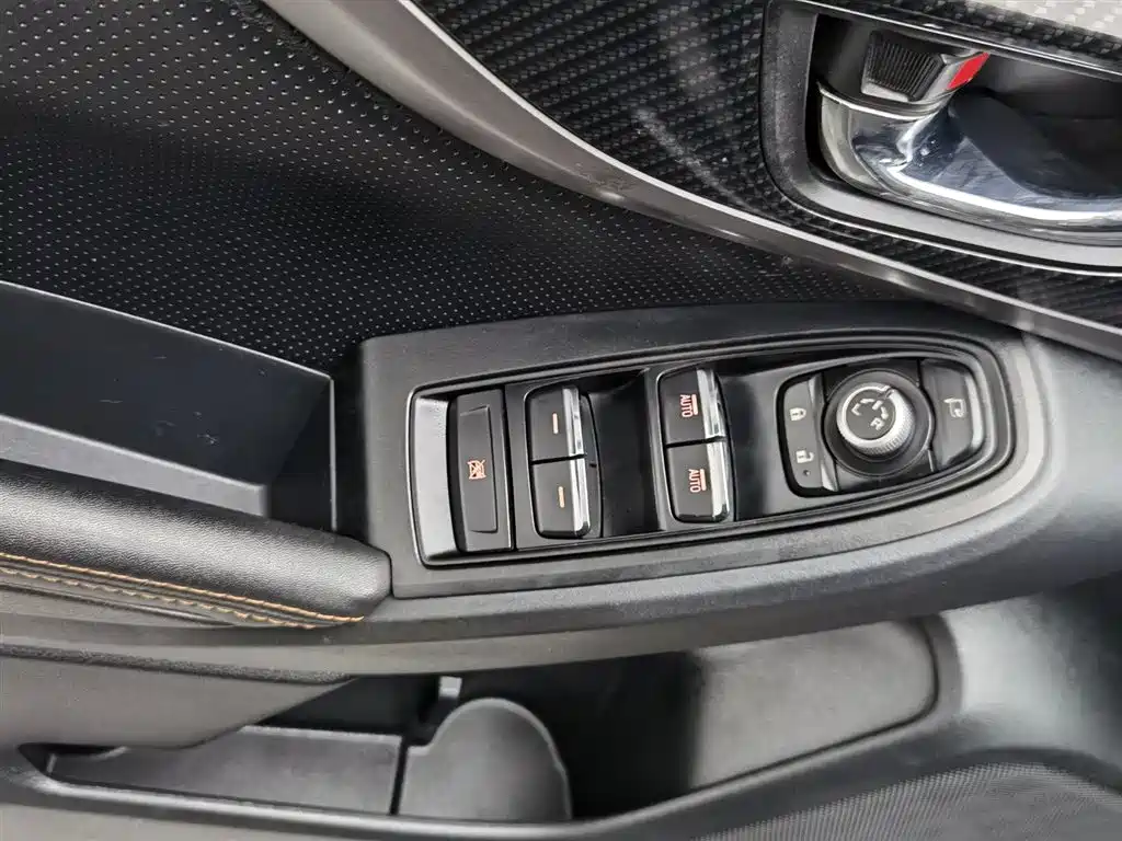 Subaru XV 2020 2.0i AWD Luxury Edition with EyeSight фото 9