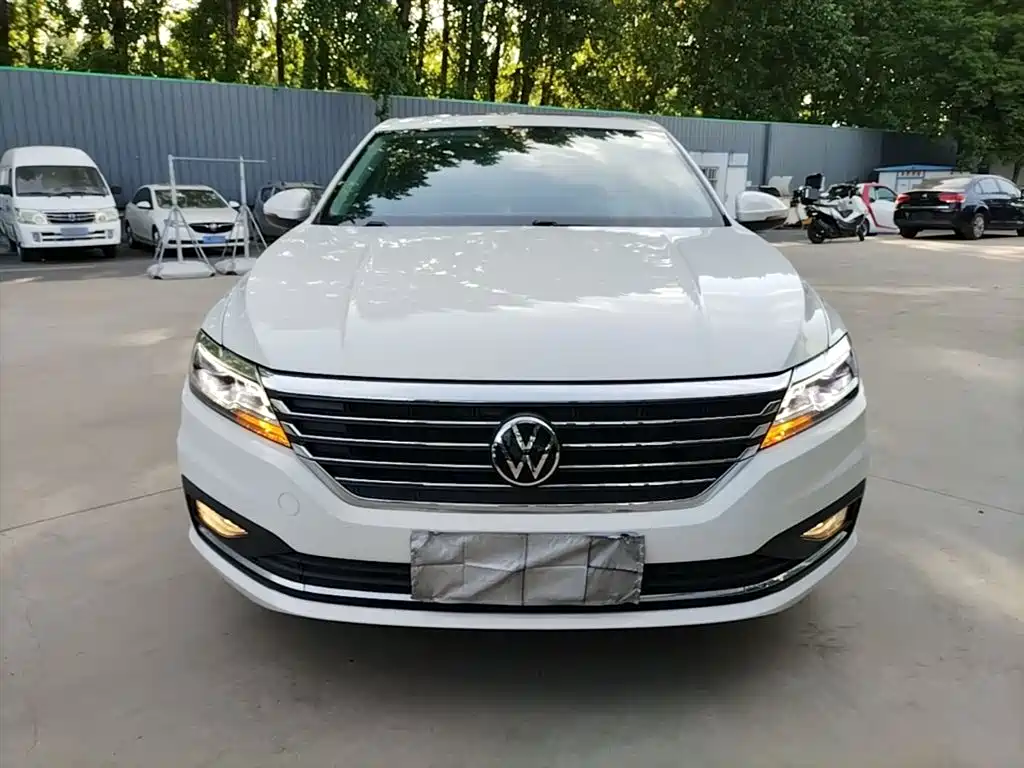 Volkswagen Lavida 2022 1.5L Auto Comfort Edition фото 3
