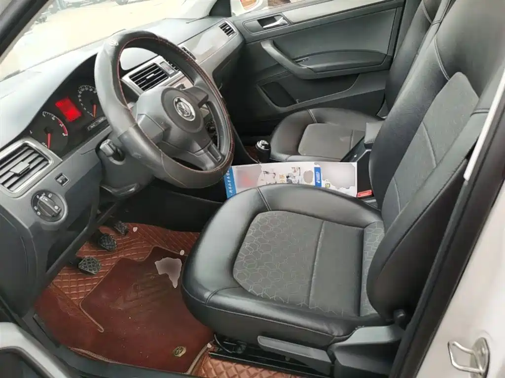Volkswagen Santana 2015 1.6L Manual Comfort Edition фото 15