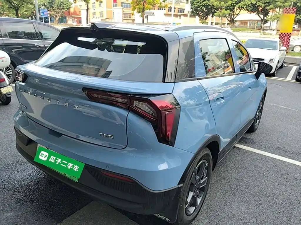 Фото 7 - Geely Geometry E Firefly