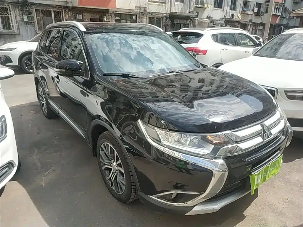 Mitsubishi Outlander 2018 2.0L 2WD Glory Edition 5-seater фото 4