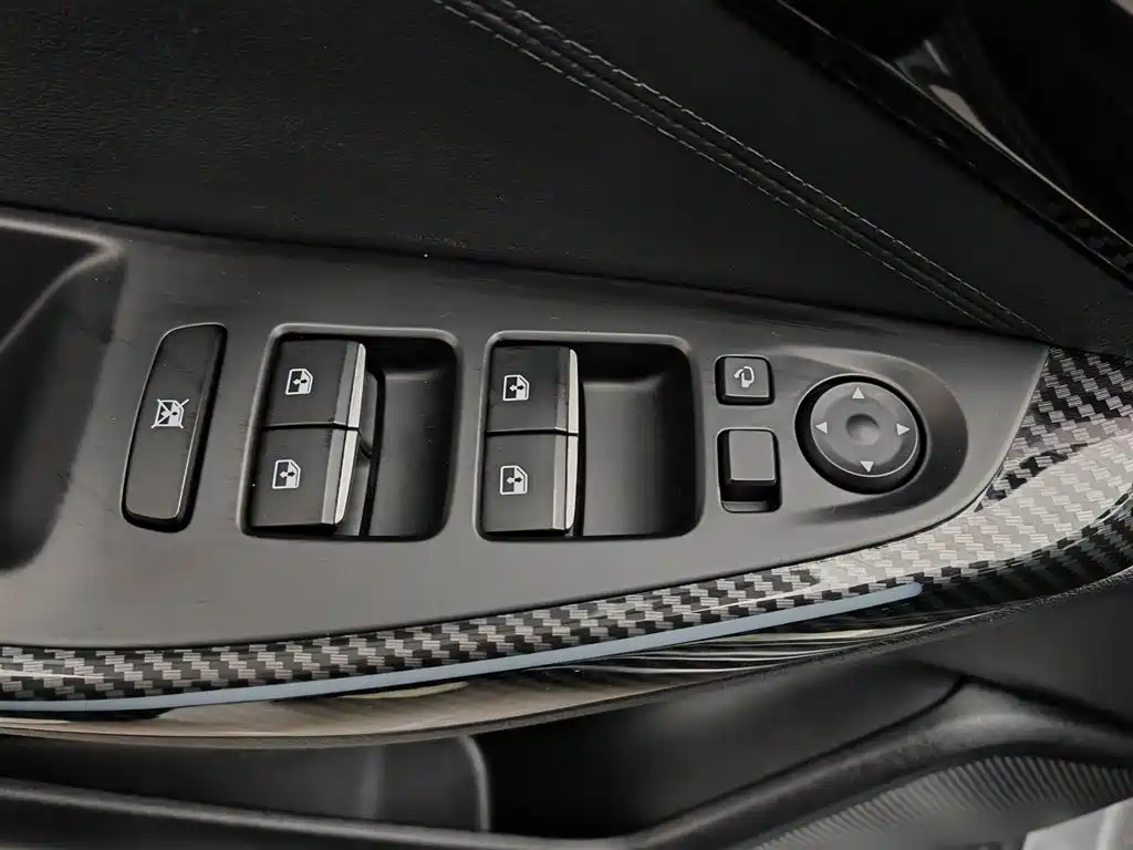 Hyundai Fista 2023 270T N Line DLX Luxury Edition фото 9