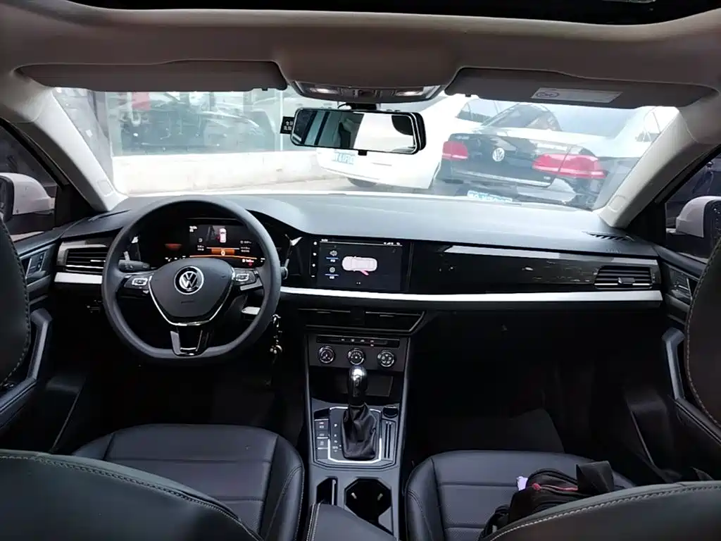 Volkswagen Lavida 2022 1.5L Auto Comfort Edition фото 10