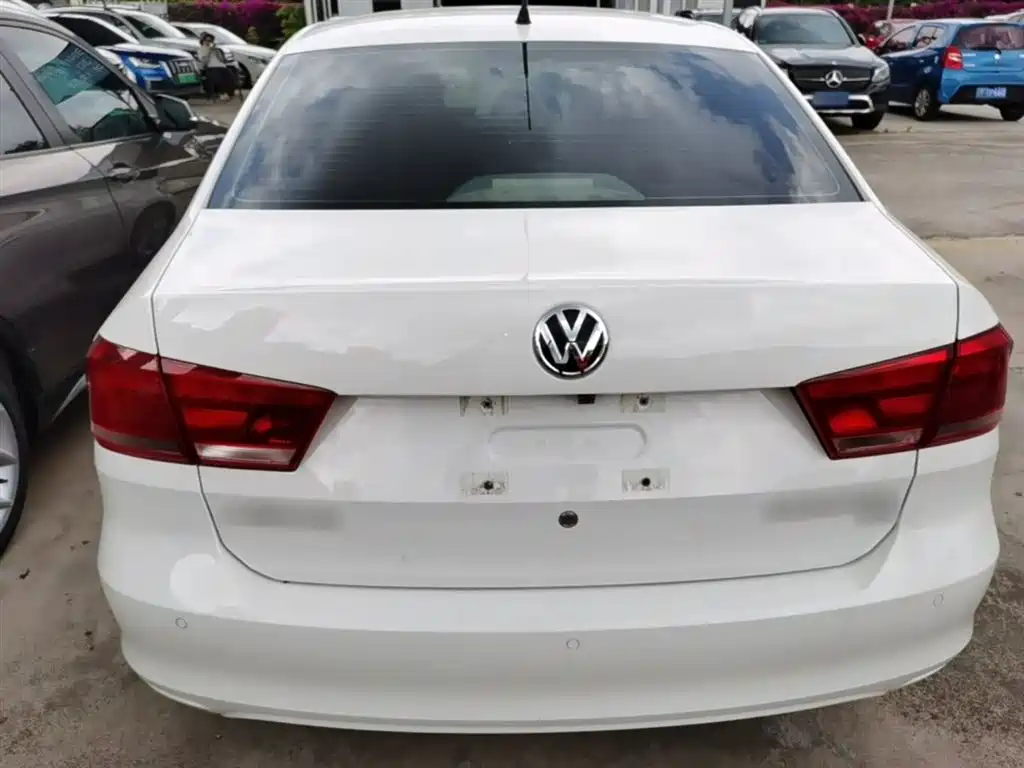 Volkswagen Santana 2015 1.6L Manual Comfort Edition фото 6