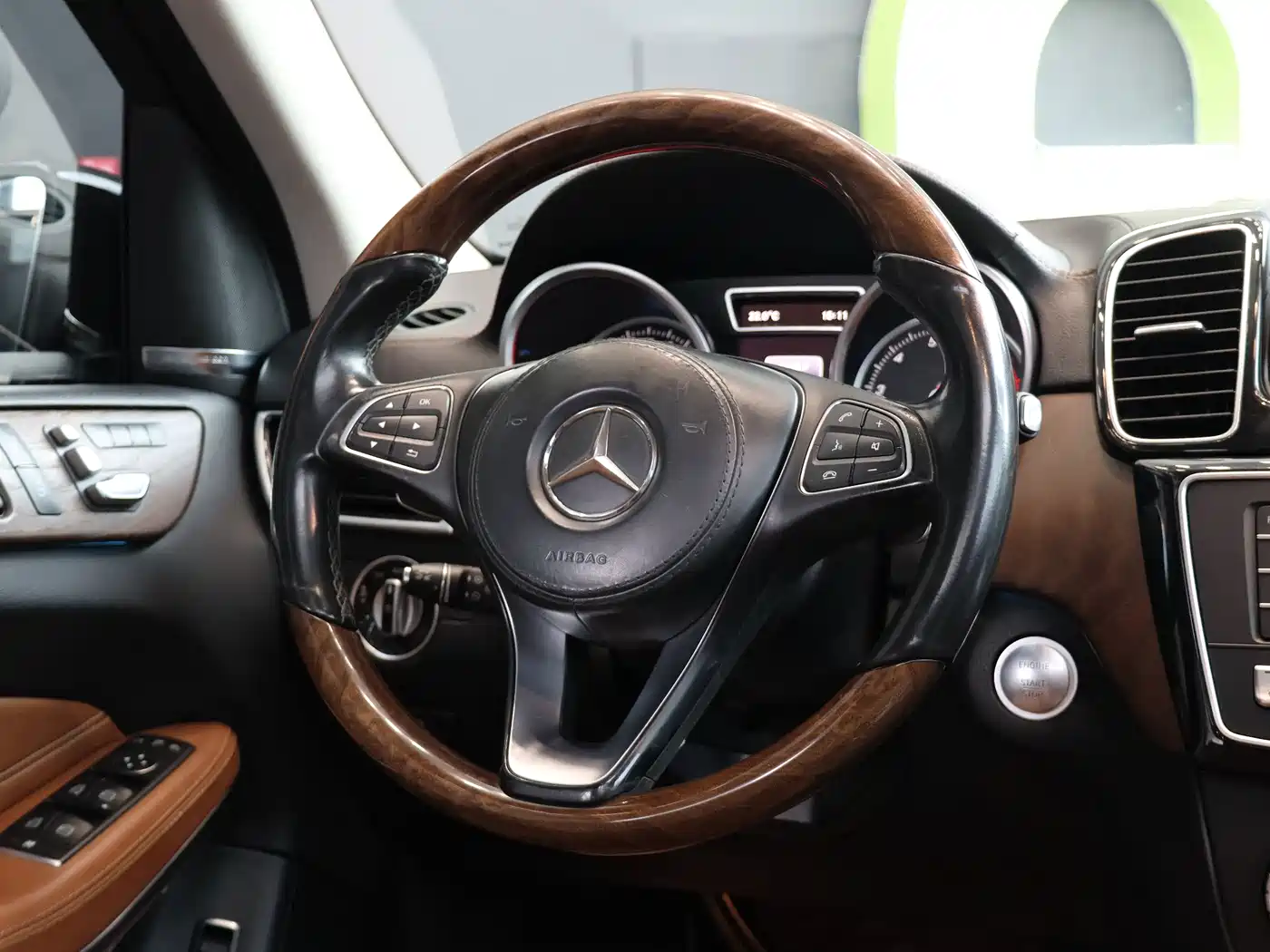 Mercedes-Benz GLS 2016 GLS 500 4MATIC фото 11