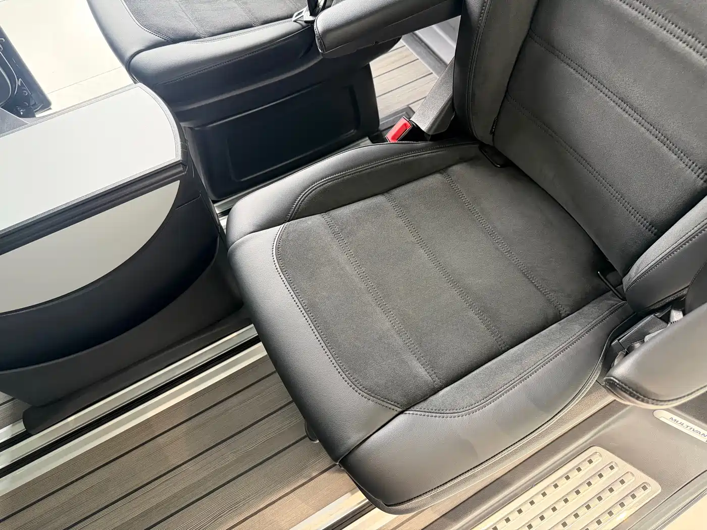 Volkswagen Multivan 2019 2019 2.0TSI 4WD Premium 7-seater