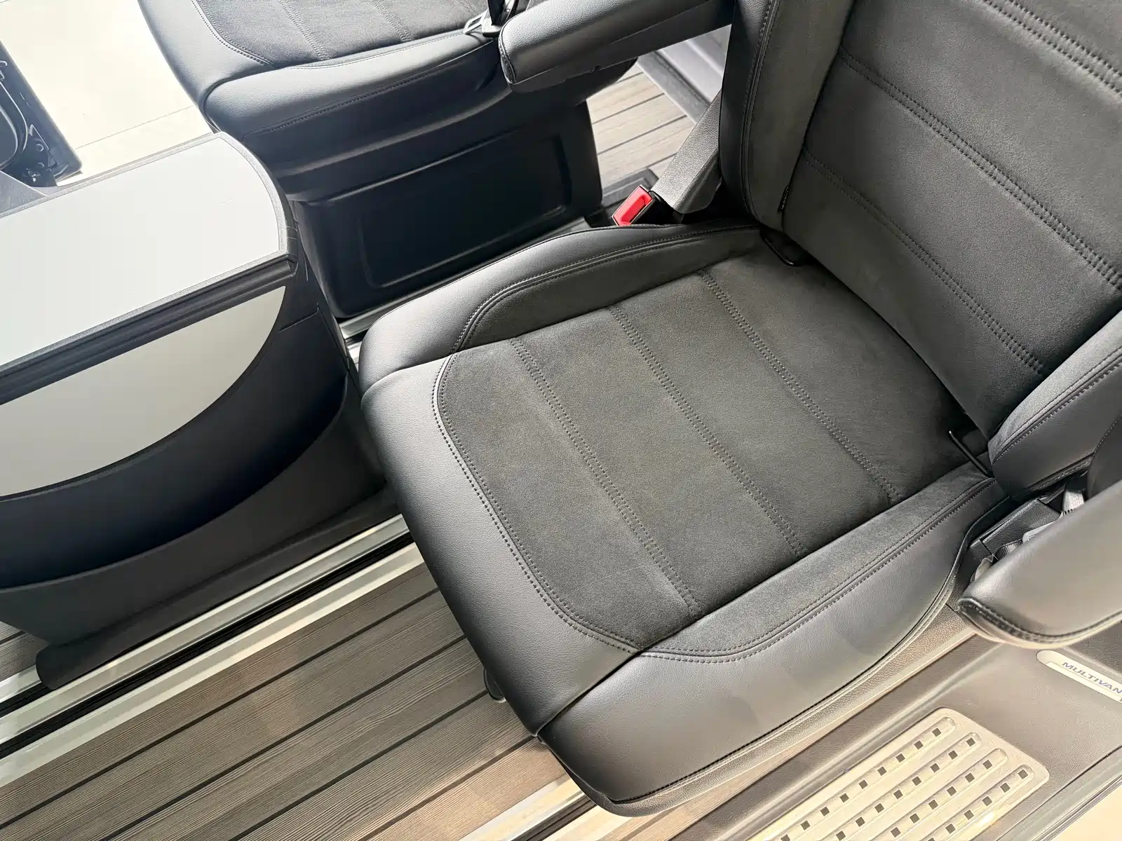 Фото 17 - Volkswagen Multivan