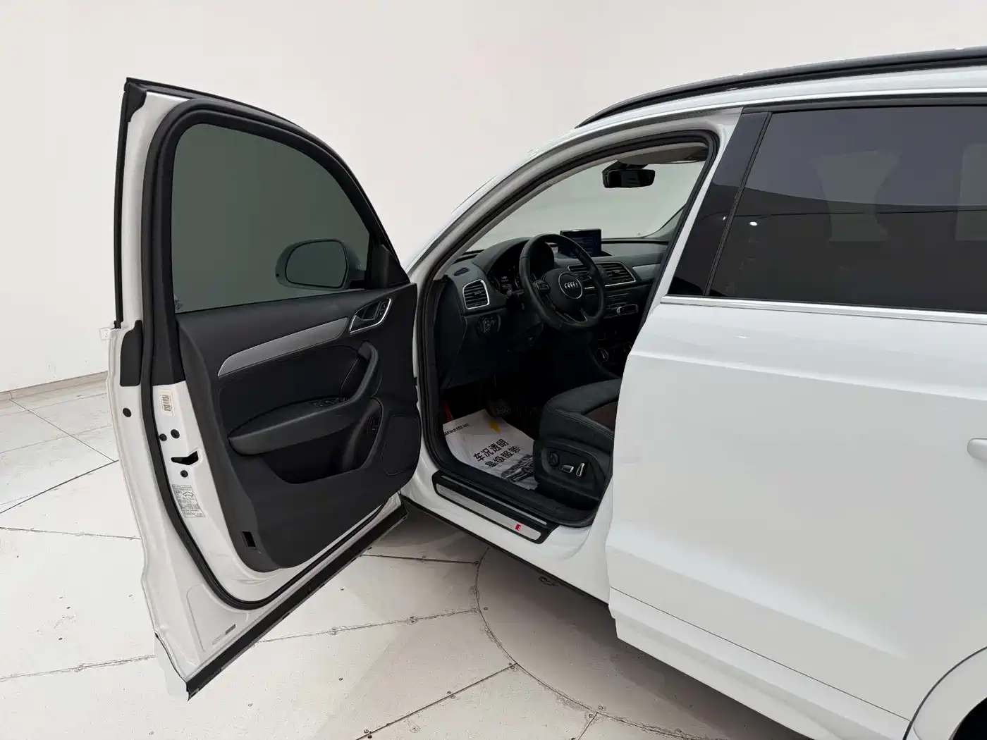 Audi Q3 2018 35 TFSI Fashion Collector's Edition фото 13