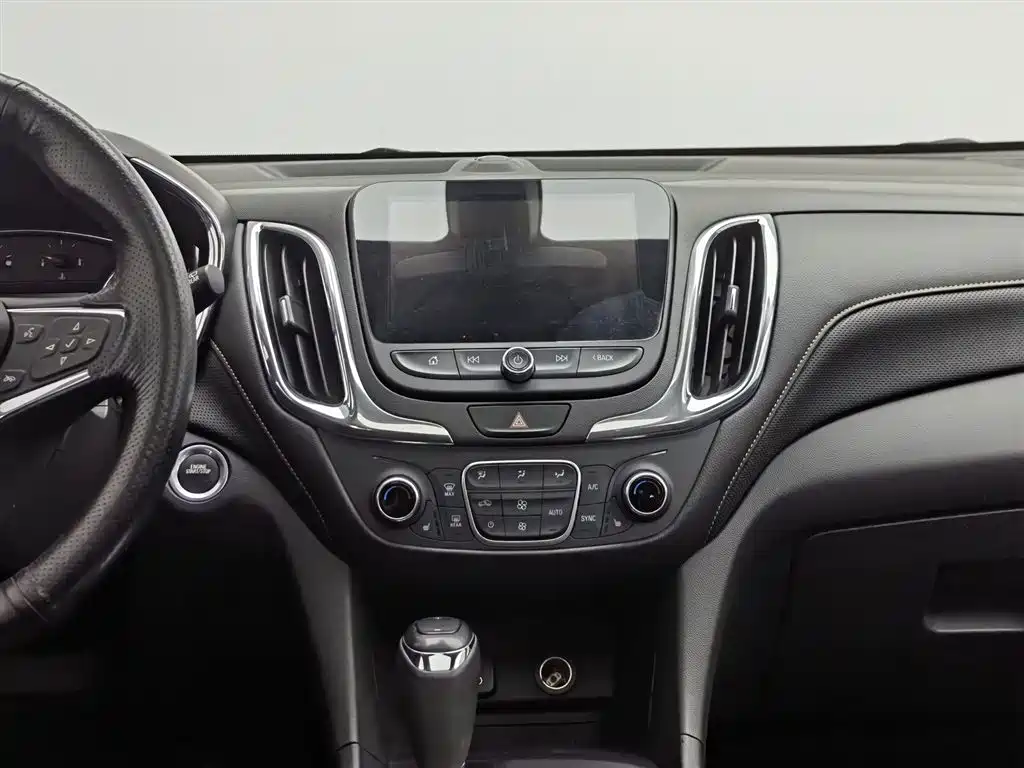 Chevrolet Equinox 2018 550T Automatic 4WD Pioneer Edition фото 12