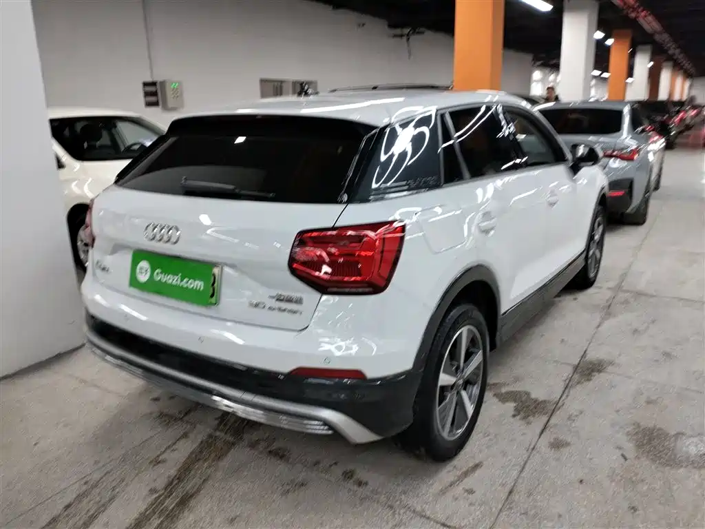 AUDI Q2L E-TRON