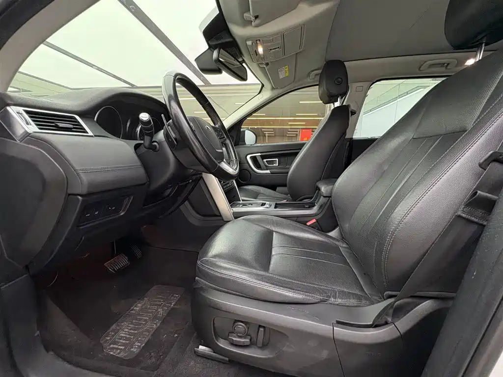 Land Rover Discovery Sport 2018 240PS SE Edition фото 6